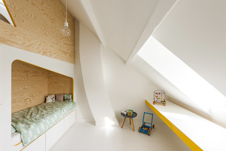 小孩房衣柜设计图资料下载-比利时儿童房：用夹层造孩子的理想空间