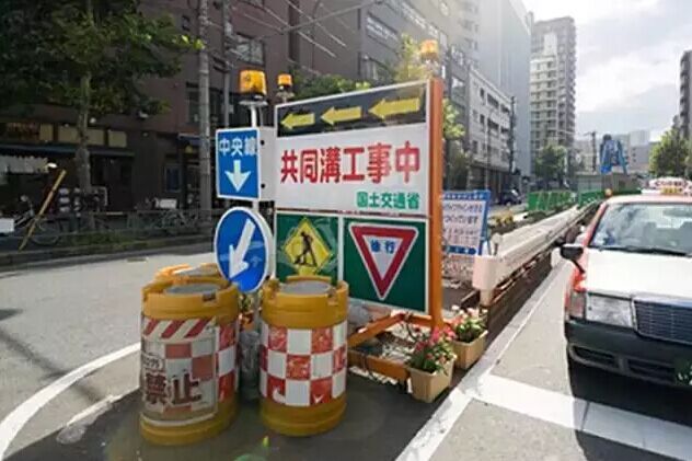 看不见的管道——共同沟拯救道路“开膛破肚”-点击查看大图