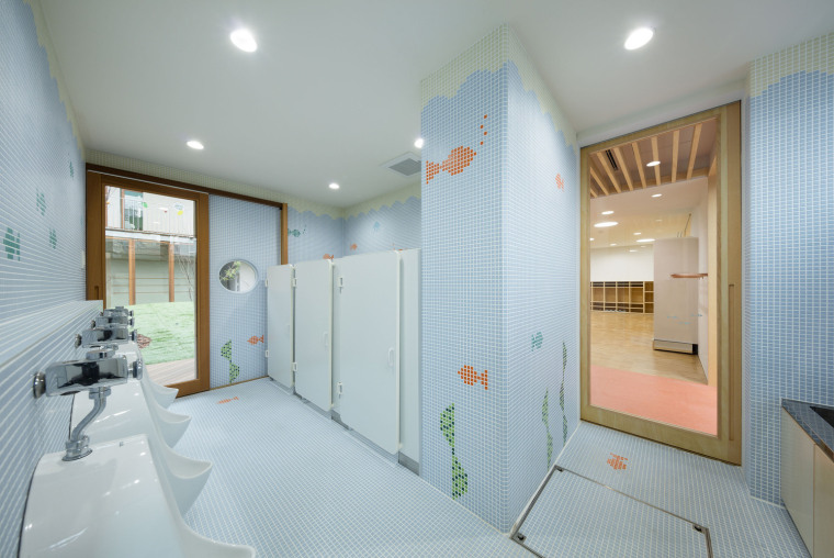 日本密集厂区改建庭院幼儿园-HMKG_197_DC57367_L