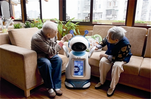 杭州社会福利中心来了“新保姆”实现智能养老新模式