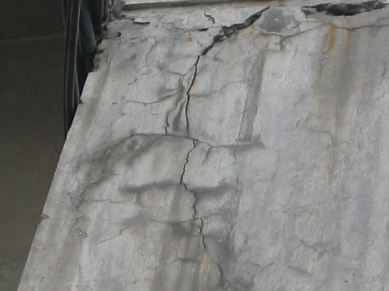 混凝土结构防渗处理资料下载-混凝土结构裂缝问题分析与防治措施