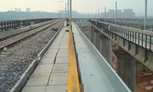 桥架支架载荷计算资料下载-黄河线缆：电缆在电缆桥架上的层次安排