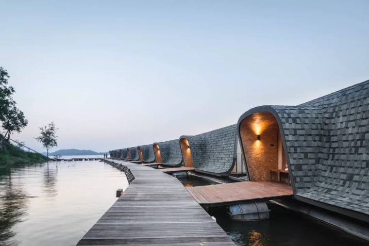 泰国度假资料下载-泰国Z9 度假村，湖上建造‘最佳观日’可持续酒店