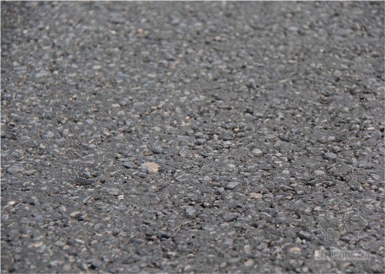 公路养护新技术自愈性焊缝胶和路面养护剂施工工艺讲解（PPT）-施工缺陷导致孔隙率大 