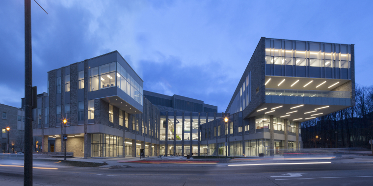 实验室楼层平面图布置资料下载-跨界交流空间——西安大略大学护理学院与信息媒体研究院教学楼