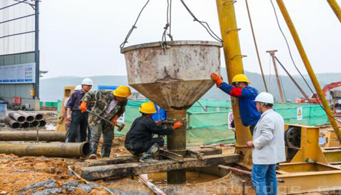 长螺旋灌注桩反插笼资料下载-桥梁钻孔灌注桩基础施工全过程详解（正反循环）