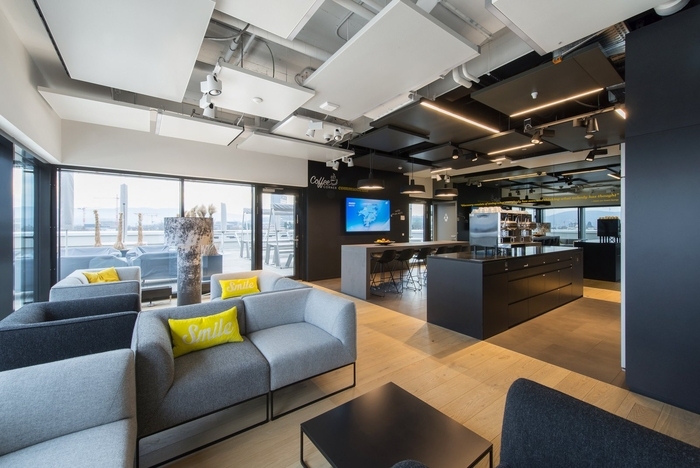 瑞士巴塞尔PwC办公室-80_Events-Zone_Top-Floor_Coffee-Point_Exchange-Communicate-700x468