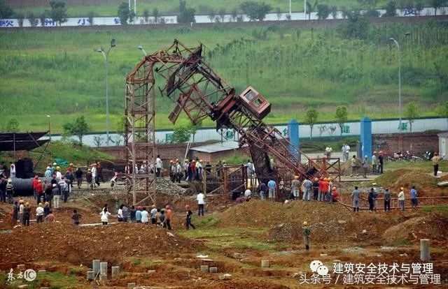 浙江温州一在建工地发生塔吊倒塌事故_6