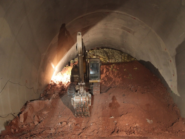 铁路隧道防灾救援疏散工程资料下载-铁路隧道关门塌方抢险救援和预防