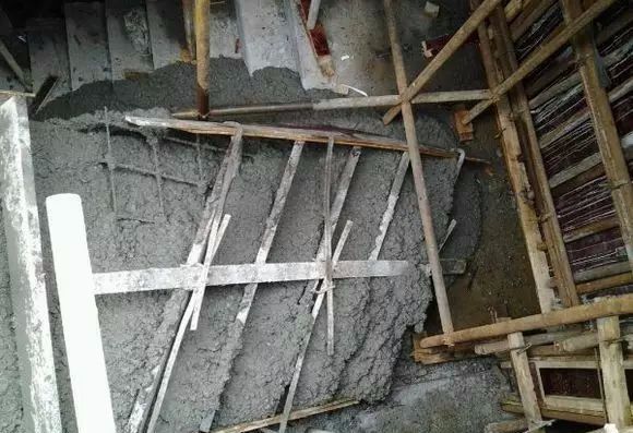 角钢转换层施工方案资料下载-房屋加固施工模板自从这样支模，再也没有爆过！