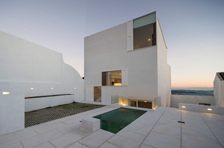 住宅平面布置图资料下载-西班牙360度全景视野的Claire住宅