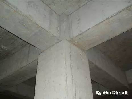 统一质量模板资料下载-一个合格的模板施工应使实体质量达到什么效果？