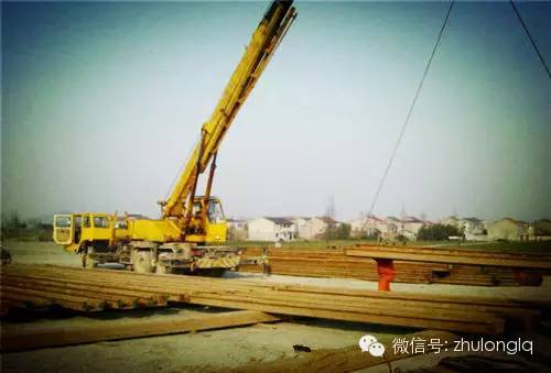 南京施工现场九牌二图资料下载-钢板桩围堰施工现场图，一看就会！