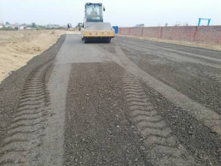 水泥混凝土路面机械资料下载-水泥稳定碎石上基层/水泥混凝土路面施工方案