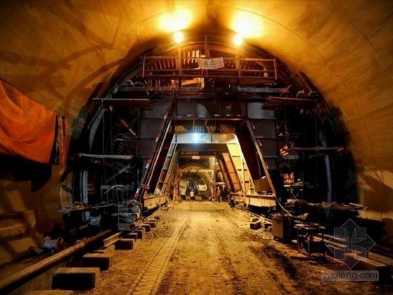 隧道洞口边仰坡加固图片资料下载-[广东]埋深252m隧道洞口工程施工方案（大管棚超前支护）