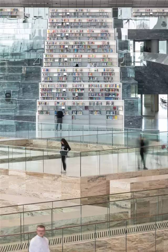 库哈斯最新设计的图书馆，不仅炫酷而且超宽敞_22