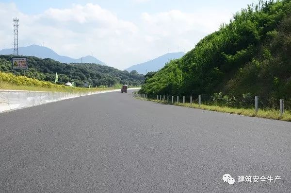 边坡防护骨架资料下载-边坡防护施工安全的那些事吗