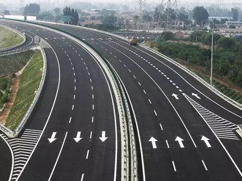 中国最早的十条高速公路，如今还好吗？_3