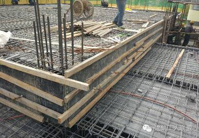 吊模施工方法资料下载-建筑木工、吊模施工的标准做法。
