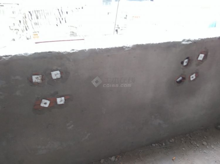 空心多孔砖施工方案资料下载-幕墙的后打螺栓埋件允许在外墙空心砖上这样设置吗