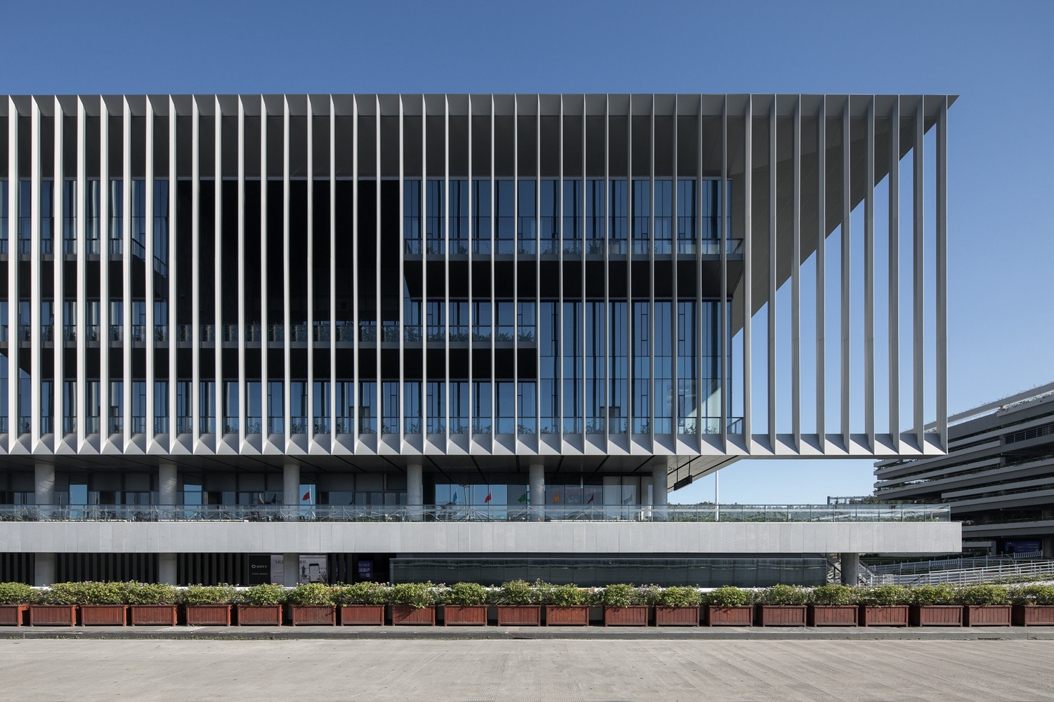 凤凰国际机场停车楼综合体