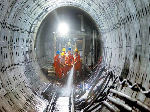 2017分包单价资料下载-深圳电缆隧道工程是劳务分包还是违规转包？