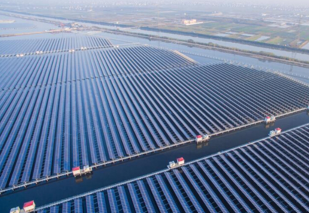 家庭光伏太阳能发电资料下载-中国最大规模“渔光互补”光伏发电项目在浙江投运