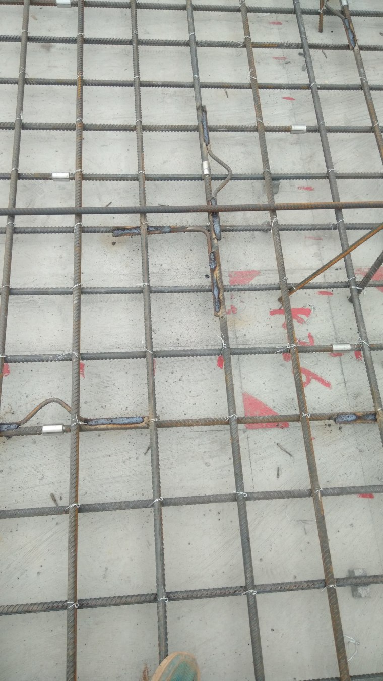 U形管资料下载-筏板钢筋接头处焊接的u形钢筋以及L形钢筋是起啥作用的。