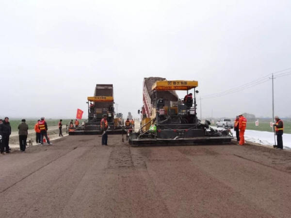 路面石材施工资料下载-道路施工中路面垫层施工技术控制措施