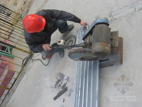 防止不同强度等级混凝土同时浇筑产生施工冷缝