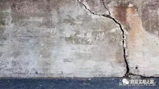 受力筋有效高度资料下载-​混凝土老是开裂，原来是这10大原因导致的