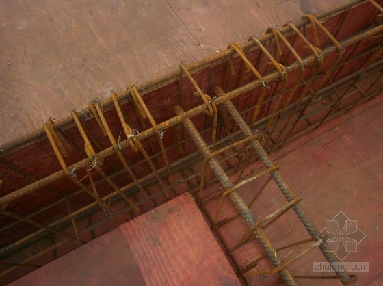 钢筋马凳制作资料下载-建筑工程转换层钢筋施工安全技术交底培训讲义