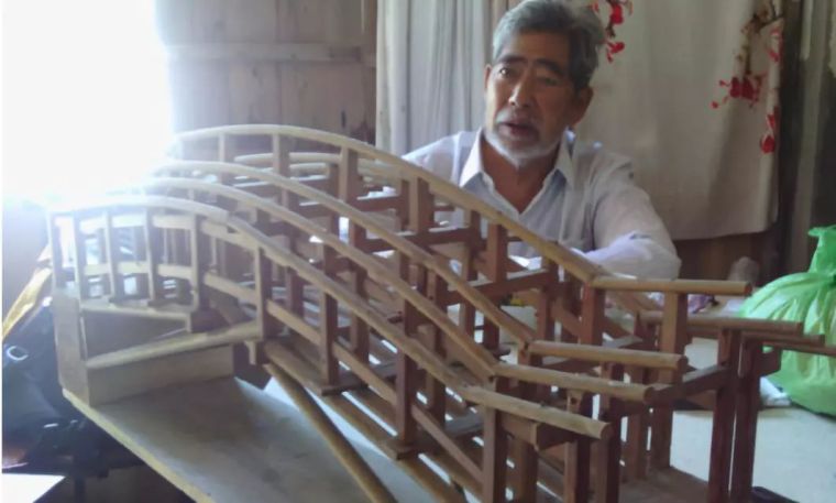 中国历史上有种结构奇特的惊险桥梁，今天的结构工程师都很难计算_37