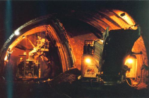 隧道施工安全技术（124页）-CD法施工、正台阶开挖
