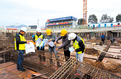 建筑施工人工费报价资料下载-是什么导致市场人工费和定额人工费相差如此之大？