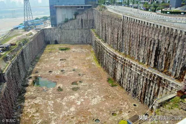 深基坑工程特点及存在的问题资料下载-深基坑施工中存在安全问题分析