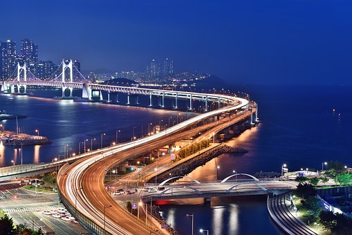 建设工程施工合同-合同履约管理-busan-night-scene-1747130__340