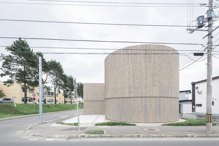 日本隧道商店住宅-003-corridor-of-the-fold-by-jun-igarashi-architects