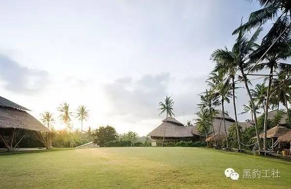 巴厘岛园林景观设计资料下载-景观设计中的竹建筑案例浅析—— 巴厘岛上的竹子学校