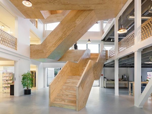 经典设计ppt资料下载-京艺为您推荐家居生活中楼梯的十个经典设计