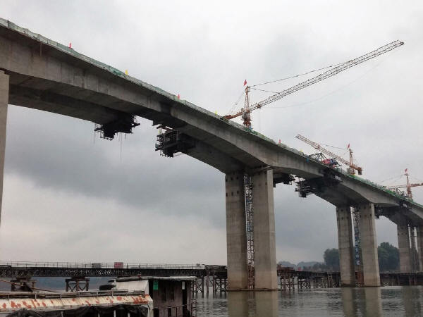 40T施工工艺资料下载-桥梁桩基声测管的施工工艺流程