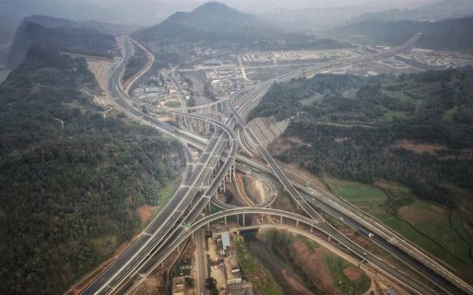 施州大桥施工图设计资料下载-四川21市州2018年交通建设重点项目公布！