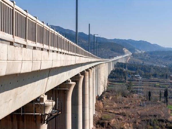 高山峡谷桥梁施工方案资料下载-为何我国高铁桥梁占比高？