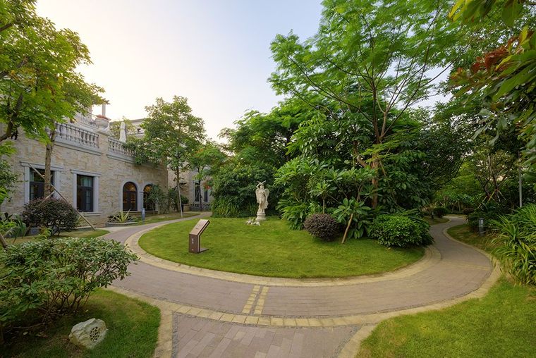 法式别墅外观资料下载-深圳三科麓湾居住宅景观