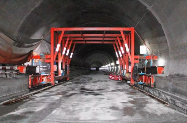 Ⅴ级围岩隧道施工安全风险评估报告_5