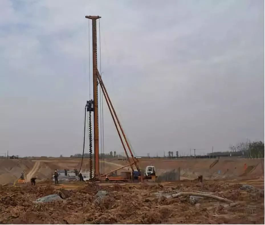 水泥粉煤灰碎石桩及褥垫层