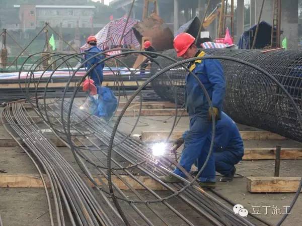 防水板马凳资料下载-钢筋、模板、混凝土、土方、防水，冬季施工注意点啥？