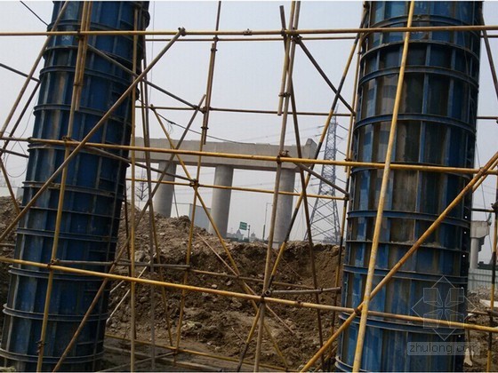 碗扣式脚手架培训资料下载-[浙江]机场公路改建工程脚手架搭设安全培训讲义（图文并茂）