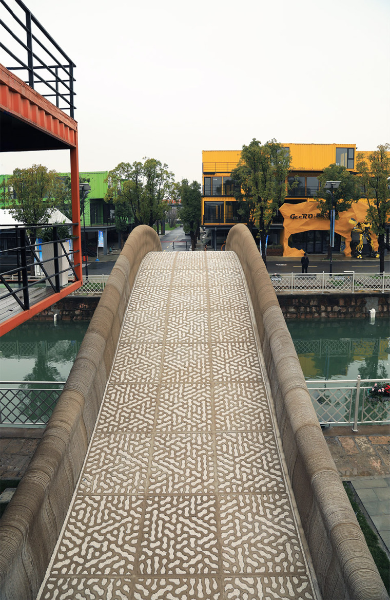 上海混凝土3D打印步行桥-001-the-worlds-largest-concrete-3d-printed-pedestrian-bridge-china-by-tsinghua-university-school-of-architecture-zoina-land-joint-research-center-for-digital-architecture