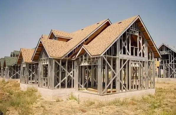 一层框架结构房子资料下载-日本的房子不怕地震？钢木结构会给你很大启发！